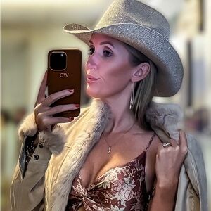 Meet your Posher, Cameron